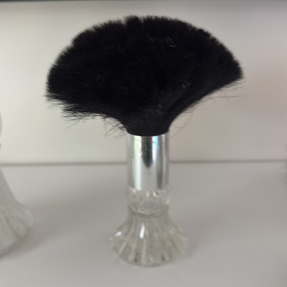 Vintage Lady Primrose Glass Dusting Powder and Brush - Picture 3 of 7